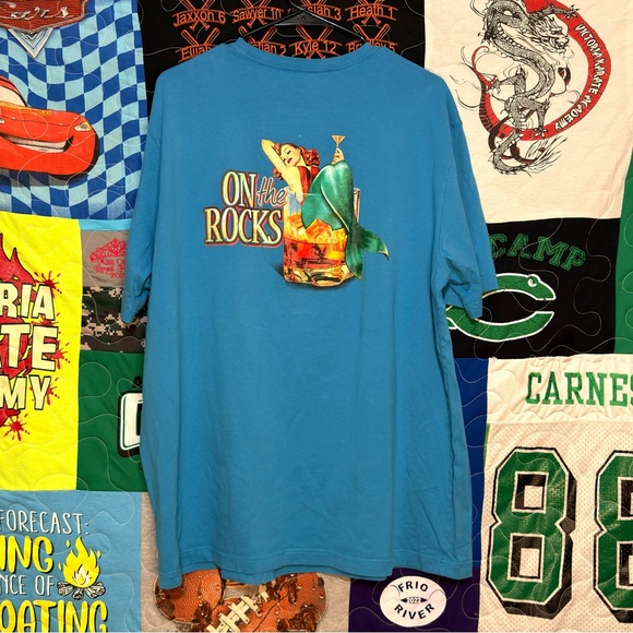 100% Cotton Caribbean “On the Rocks” Graphic Tee (XL) - Picture 4 of 5